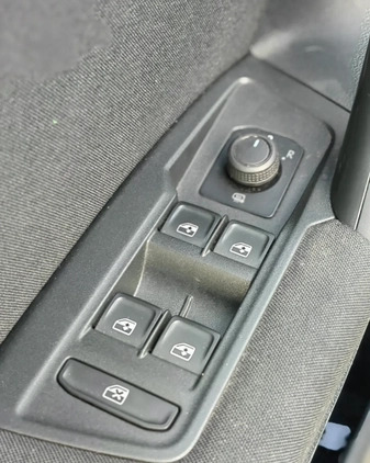 Volkswagen Tiguan cena 99990 przebieg: 48000, rok produkcji 2021 z Kobylin małe 352